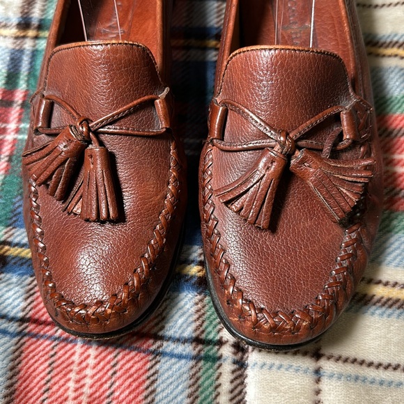 Cole Haan Soft Leather Women’s Loafer Tassel size 6 1/2 B Brown Cognac - Picture 15 of 16